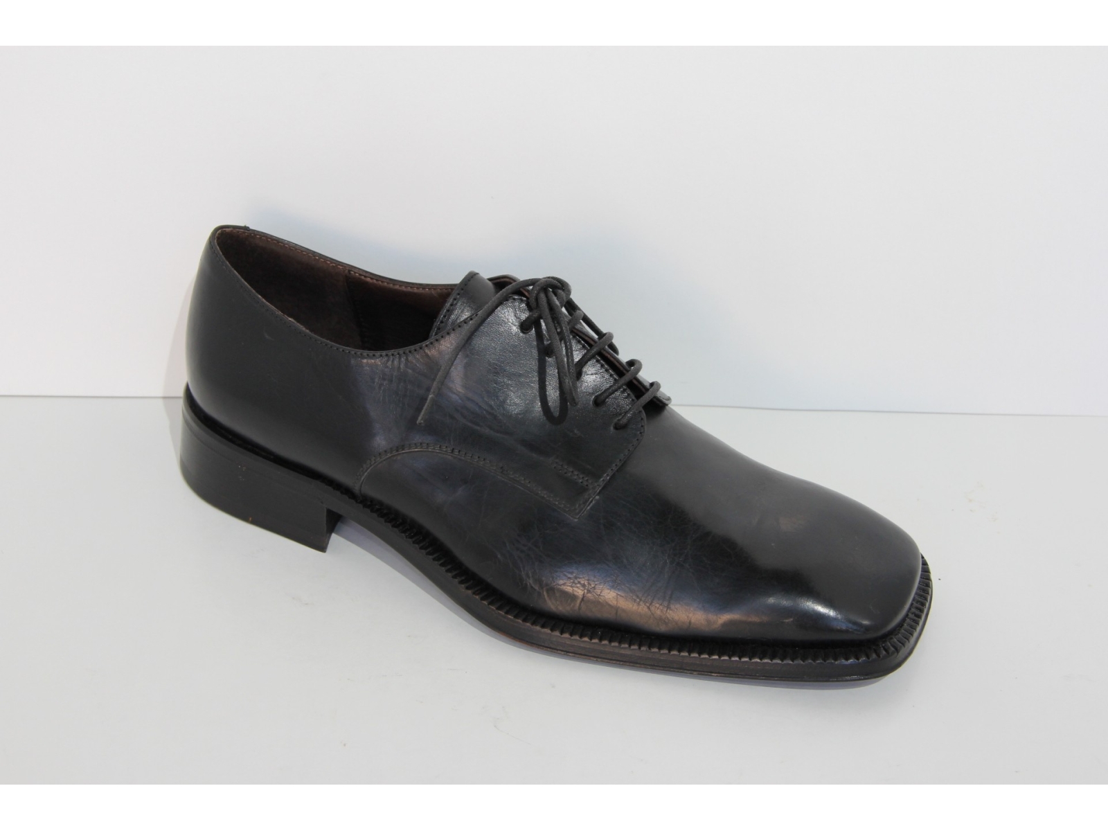 SCARPA ELEGANTE - Ralph Lowell