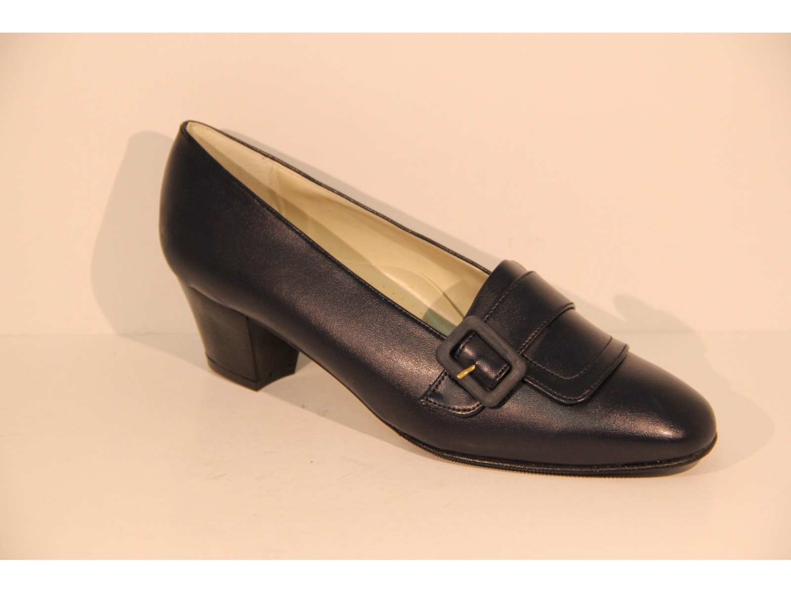 DECOLTÈ INTERNATIONAL SHOES - International Shoes